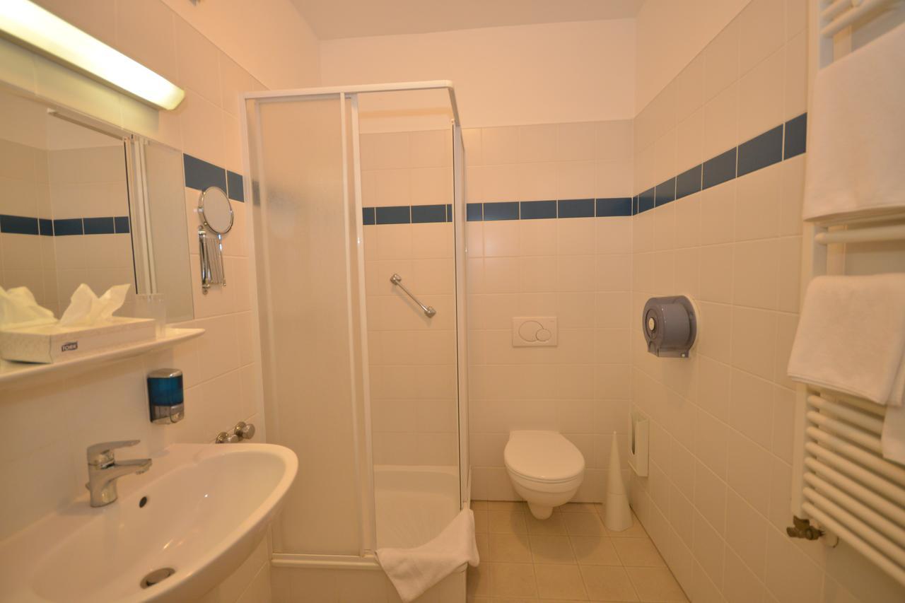 Otp Hotel Βουδαπέστη Εξωτερικό φωτογραφία