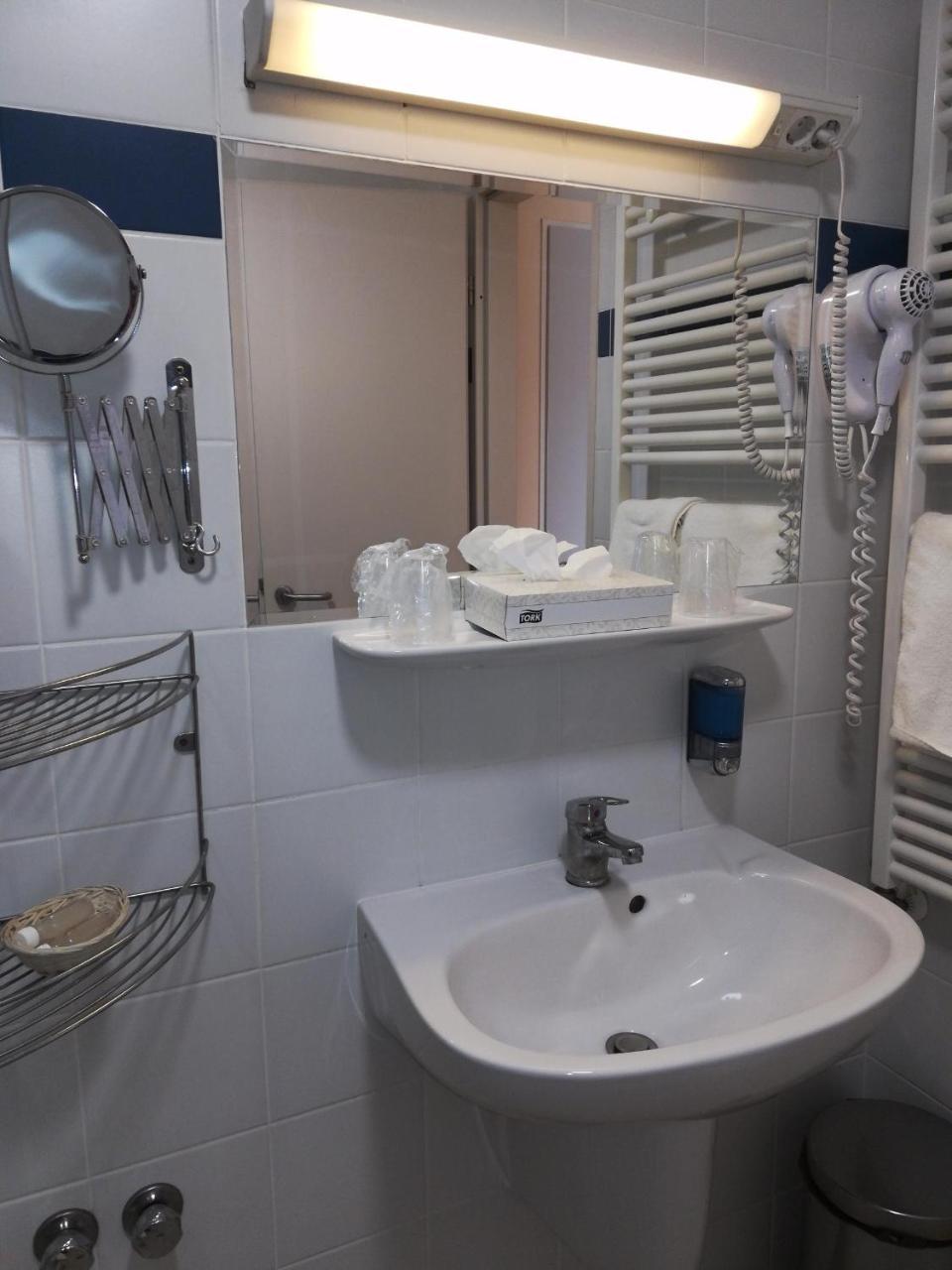 Otp Hotel Βουδαπέστη Εξωτερικό φωτογραφία